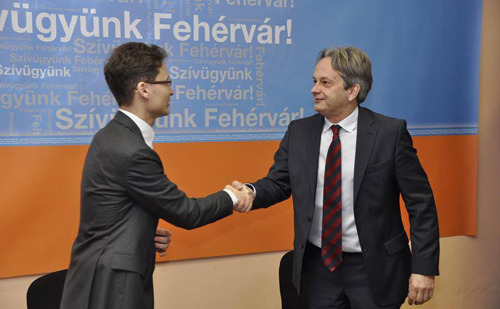Cser-Palkovics András Vargha Tamást ajánlja a fehérváriaknak